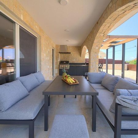 Holiday House Sea & Sun Residence Rasopasno Экстерьер фото