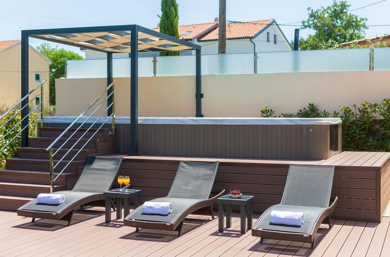 Holiday House Sea & Sun Residence Rasopasno Экстерьер фото
