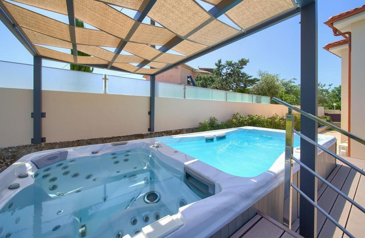 Holiday House Sea & Sun Residence Rasopasno Экстерьер фото