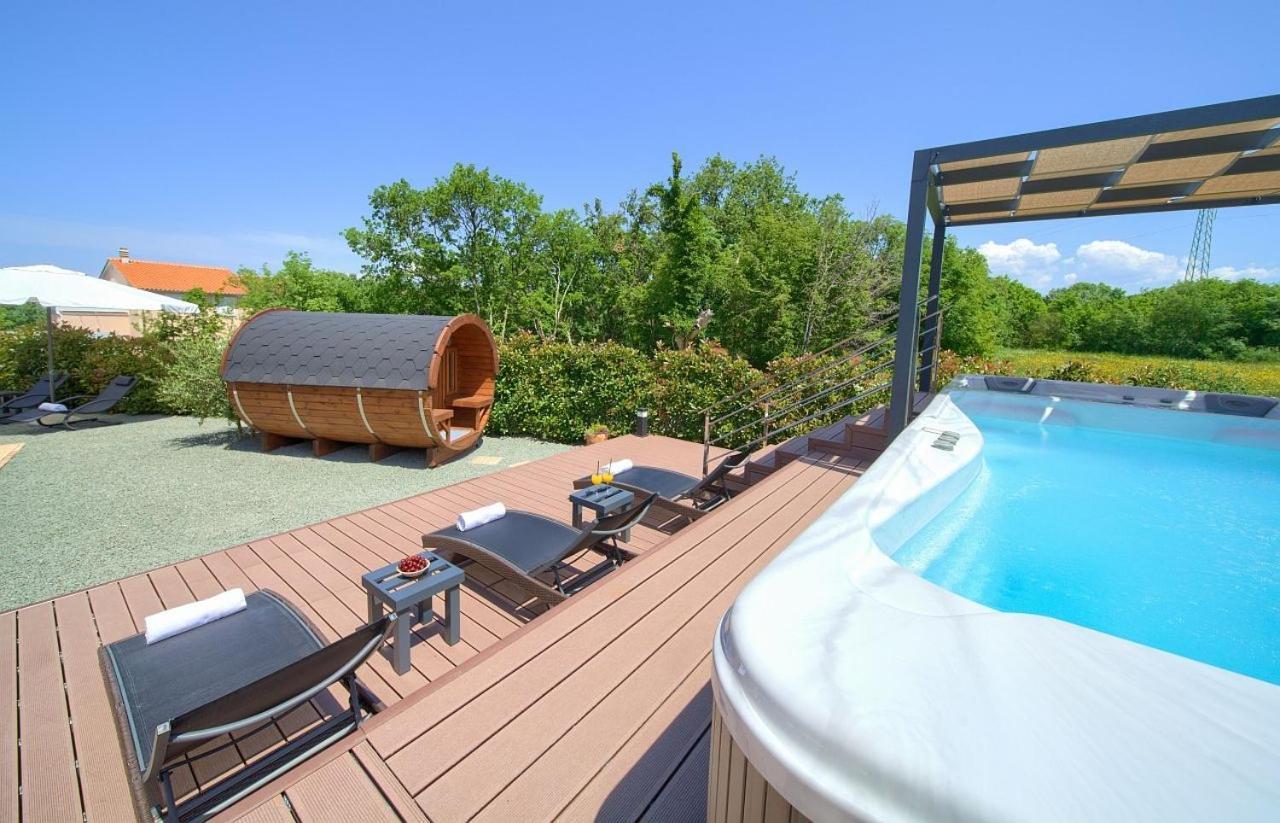Holiday House Sea & Sun Residence Rasopasno Экстерьер фото