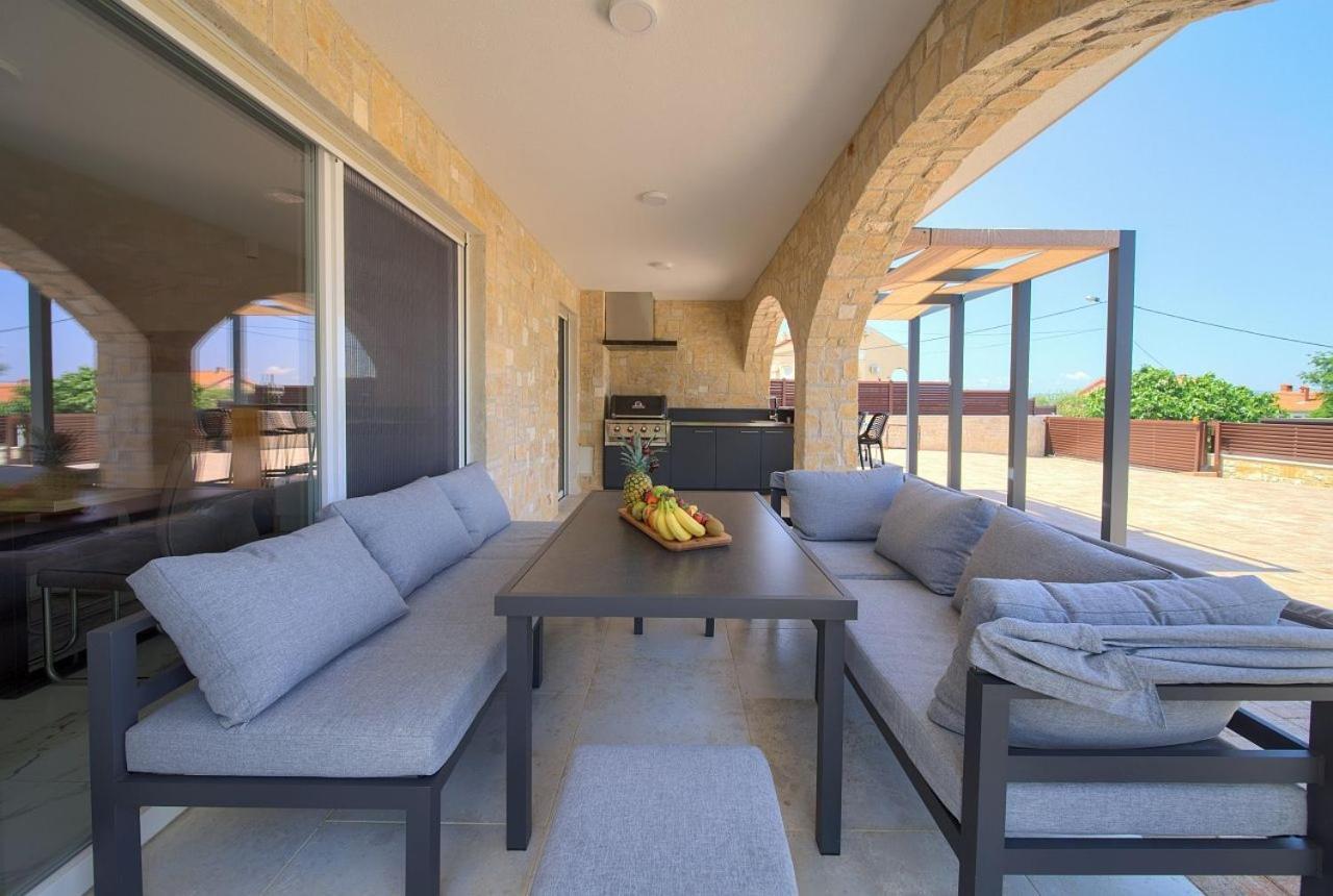 Holiday House Sea & Sun Residence Rasopasno Экстерьер фото