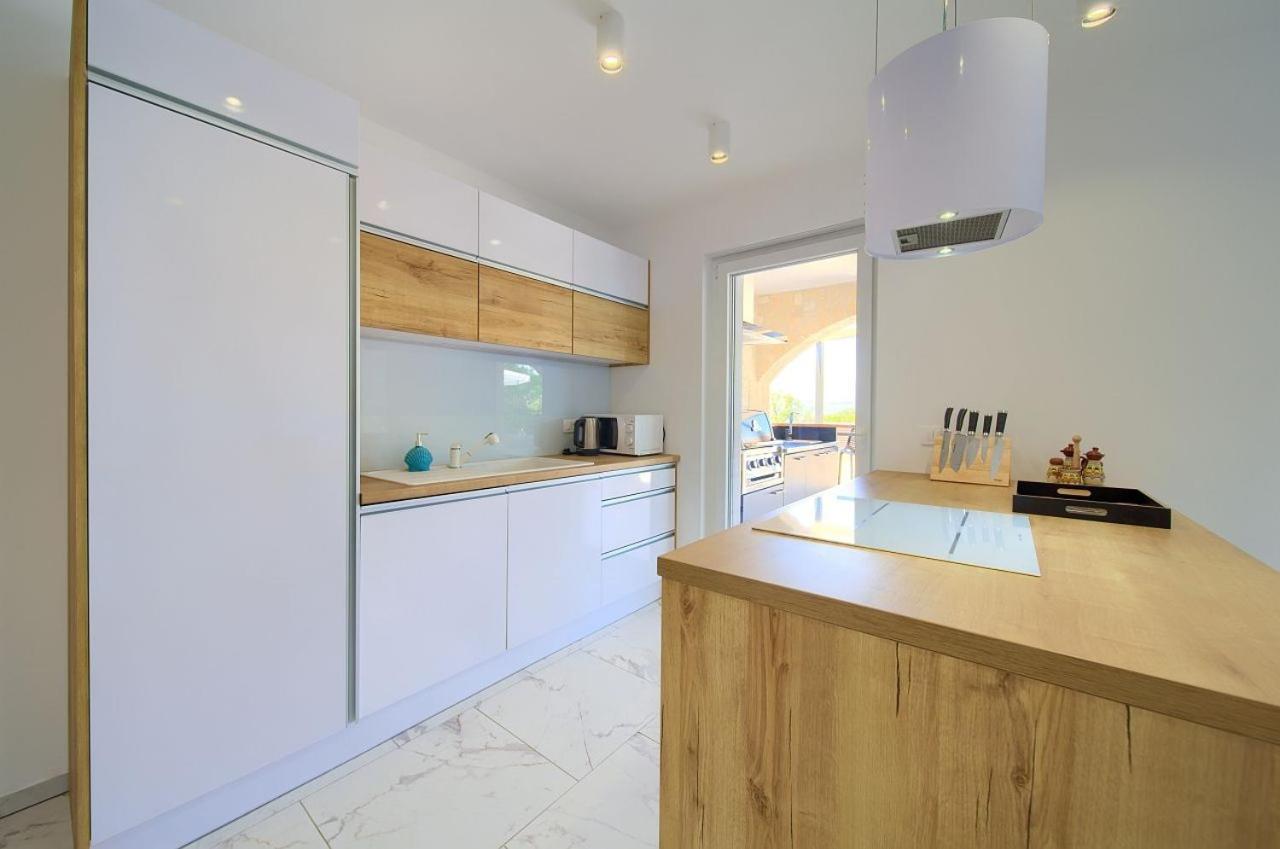 Holiday House Sea & Sun Residence Rasopasno Экстерьер фото